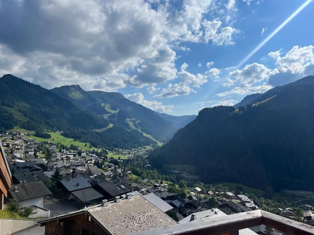 Apartment Les Flambeaux: Mountain Retreat with Summer Multipass Option Chatel
