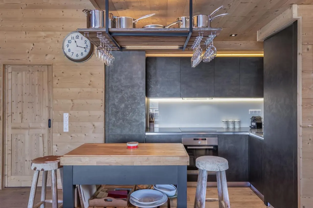 Les Flambeaux: Mountain Retreat with Summer Multipass Option Chatel Apartment